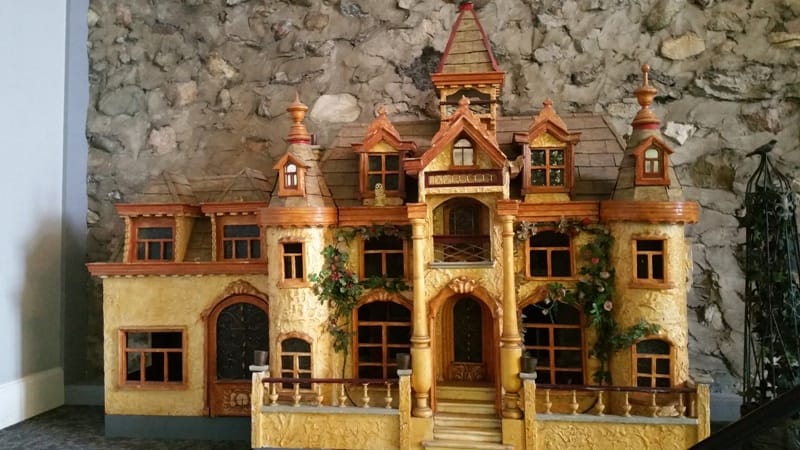 castle dollhouse