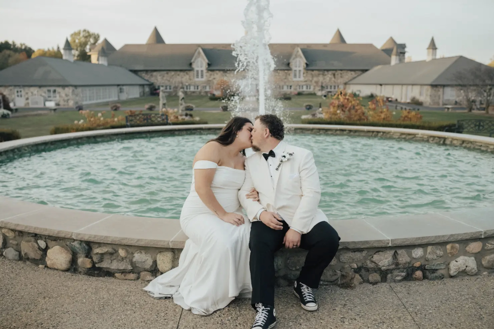 How to Plan a Destination Wedding in Charlevoix, Michigan | Castle Farms