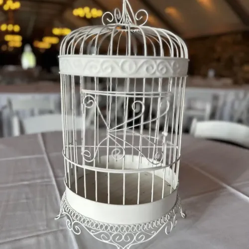 A bird cage card holder at Castle Farms.