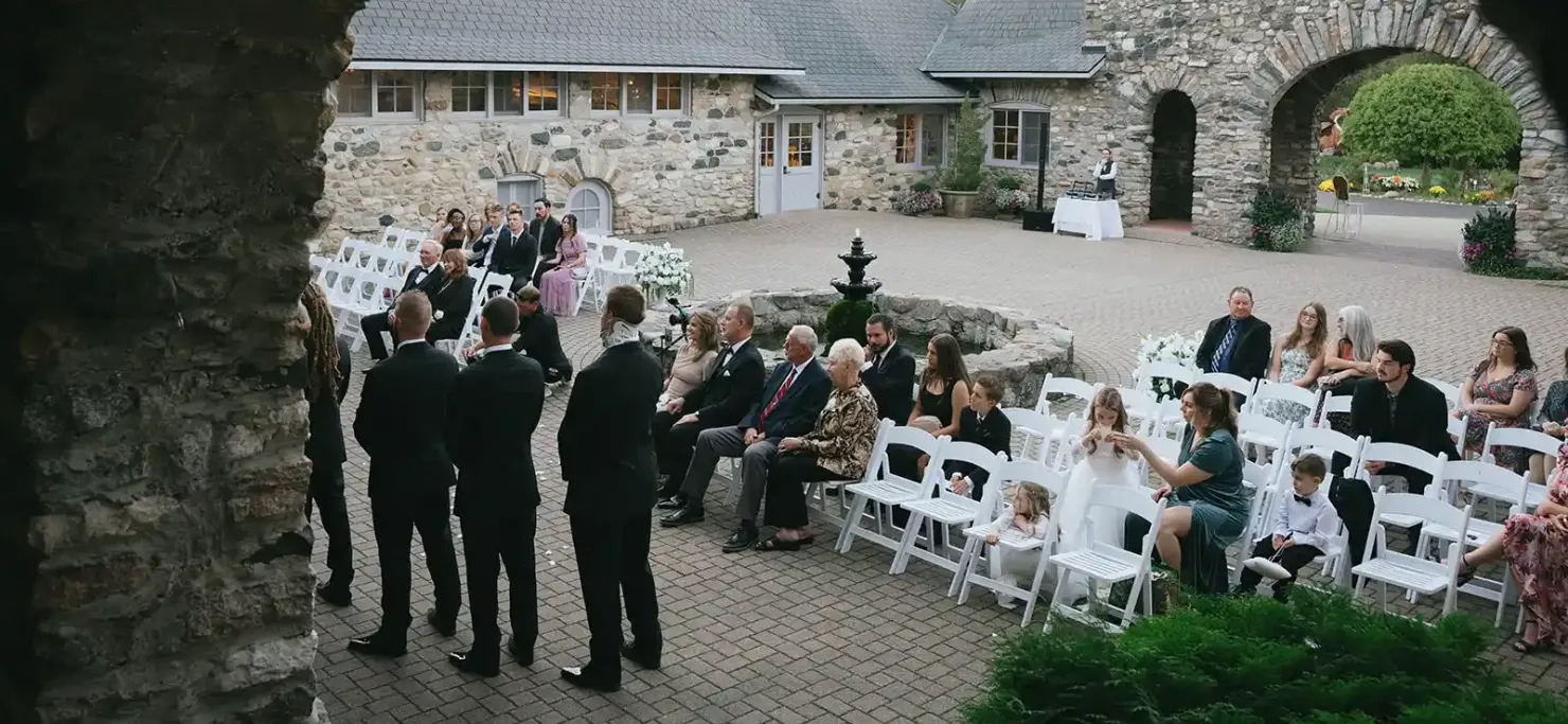 Micro Wedding at Queen’s Tavern & Queen’s Courtyard